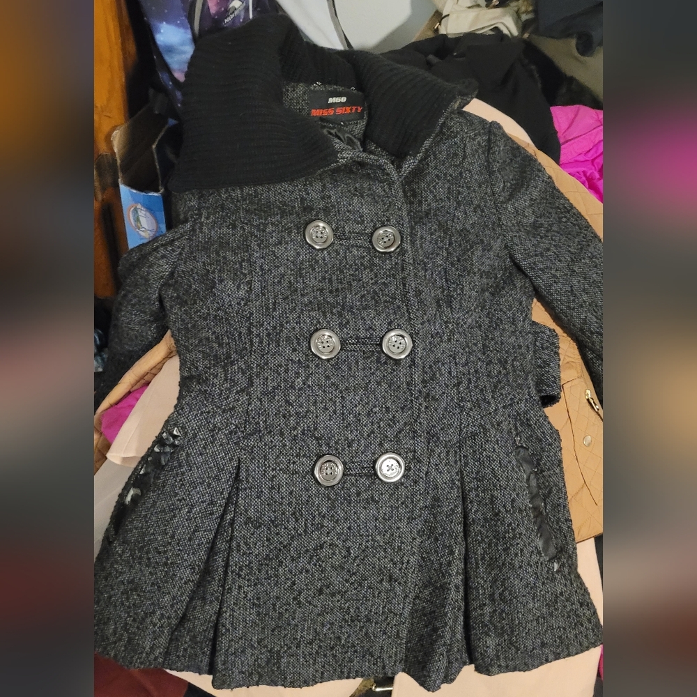 Coats - Picture 2 of 5